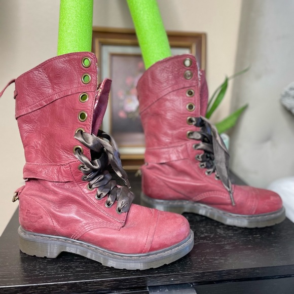 Dr Martens Triumph 1914 Floral Cherry Red Boot US 10 - Picture 2 of 7